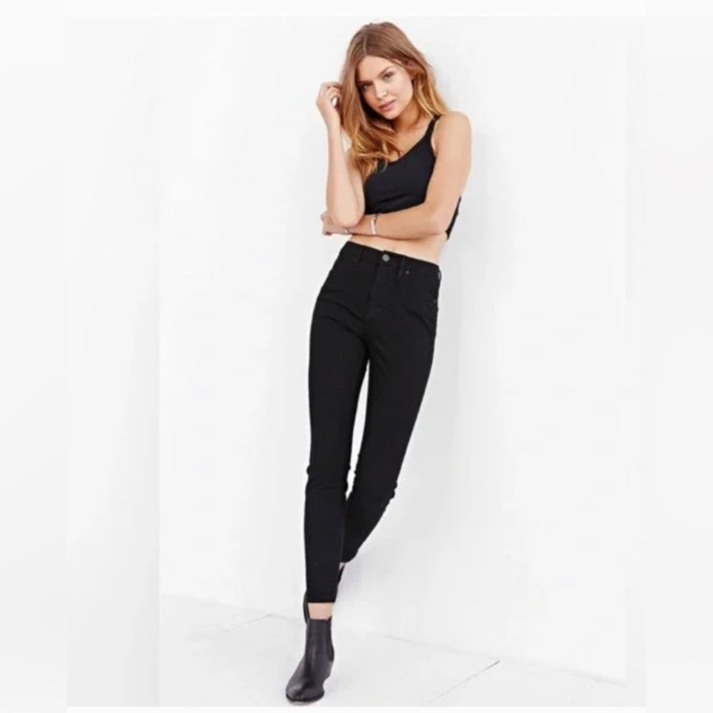 BDG Urban Outfitters Twig High Rise Cropped Black